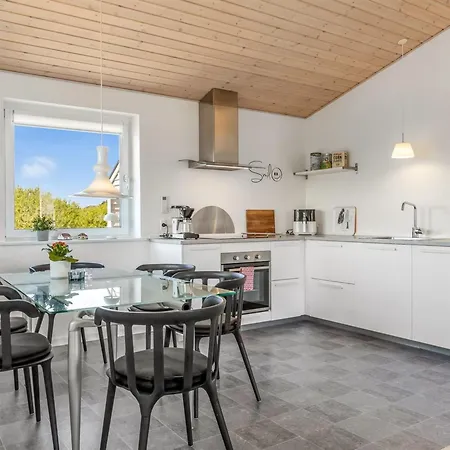 Eldora - 1-4km From The Sea By Interhome Lakolk