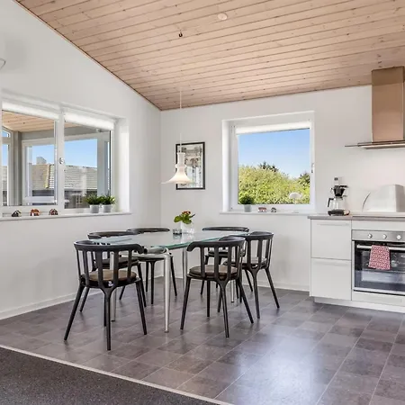 Eldora - 1-4km From The Sea By Interhome *